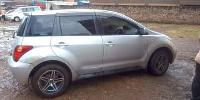 A picture of Toyota I S T