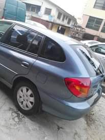 A picture of Kia rio 2003
