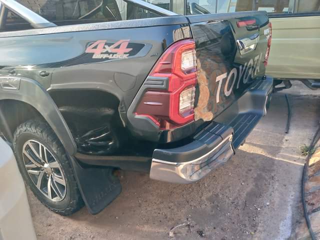 A picture of TOYOTA HILUX