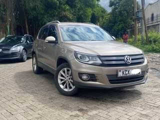 A picture of 2012 VOLKWAGEN TIGUAN 2 0L