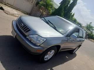A picture of 2003 RX300