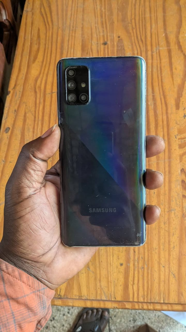A picture of Samsung A71
