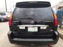 A picture of Lexus GX470 V8