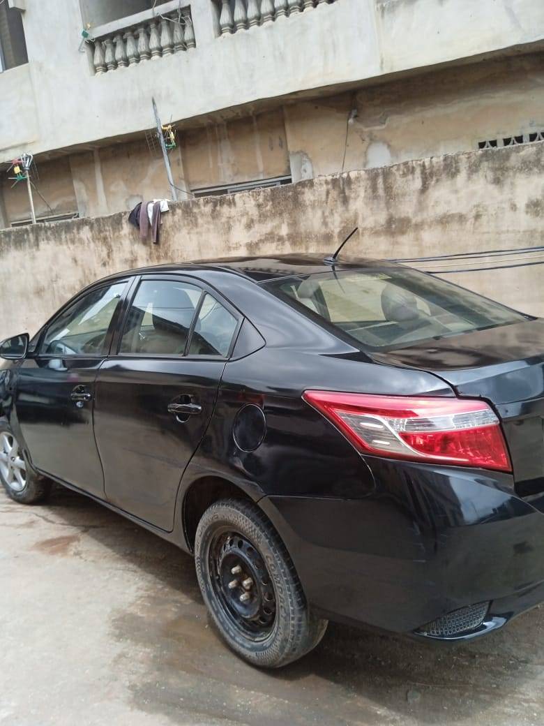 A picture of Toyota Yaris manual 2014
