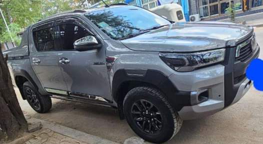used toyota hilux