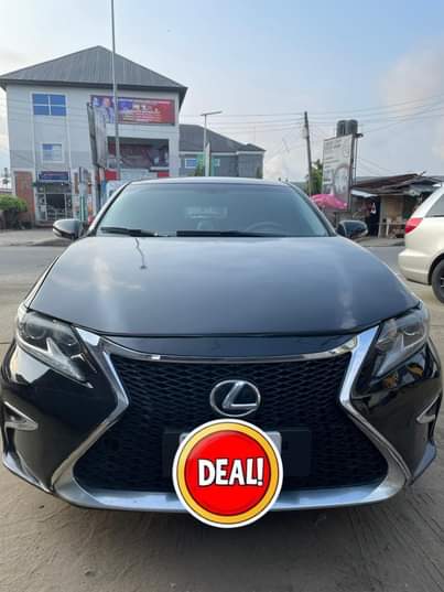 A picture of EXTREMELY CLEAN 2011 MODEL LEXUS ES350 UPLIFTED TO 2022 Very