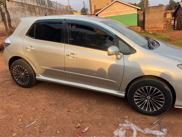 A picture of Toyota blade 2007