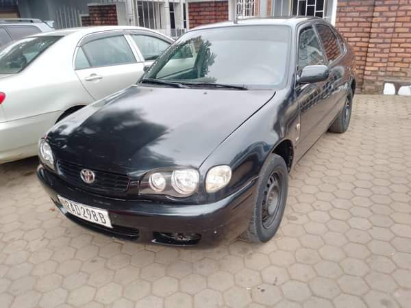 A picture of Telephone 0785577694 0787668210 Toyota Corolla macoyine Manuel 2001 with A