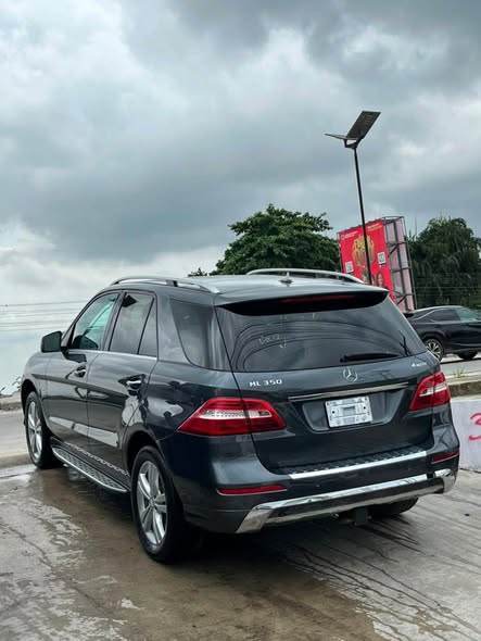 A picture of Super clean 2013 ml350