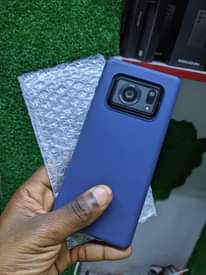 A picture of Aquas R6 GB 128 RAM 12