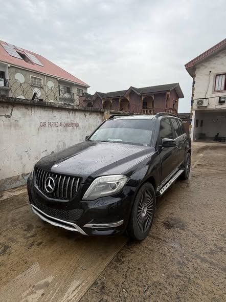 A picture of Mercedes benz glk 350