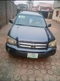 A picture of Toyota Highlander 06 Hybrid Hybrid engine 3 rows seaters Engine