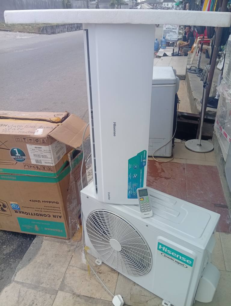 A picture of 1Hp inverter Hisense an