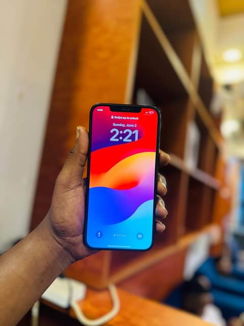 A picture of iPhone 12 Pro Max 256gb