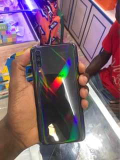A picture of A50 128gb at 280k slight crack 