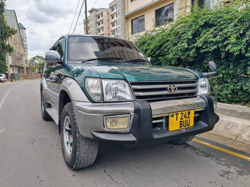 A picture of Toyota prado Tx