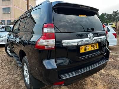 A picture of Toyota Land Cruiser model 2015 140M
