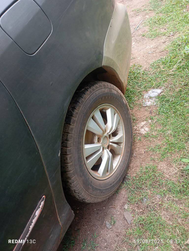 A picture of Toyota senia 05