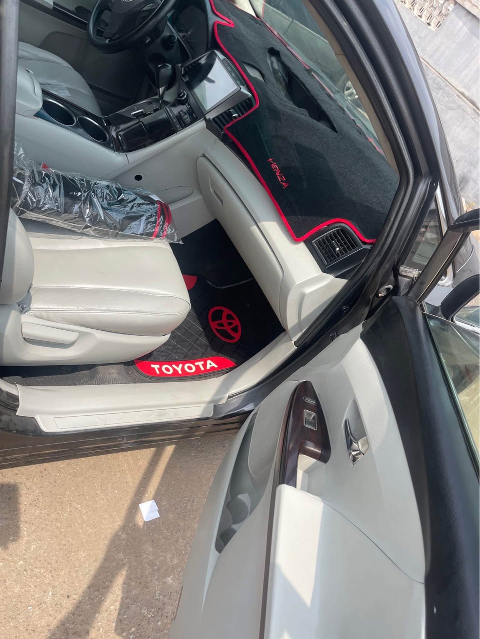 A picture of Toyota venza Basic option Untouch engine and gear 12 5