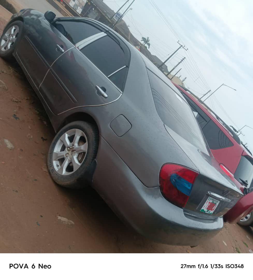 A picture of Toyota Camry 04