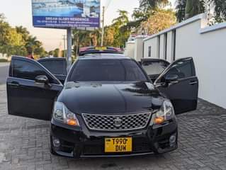 A picture of Toyota crown new model