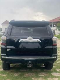 A picture of Toyota 4runner 2017