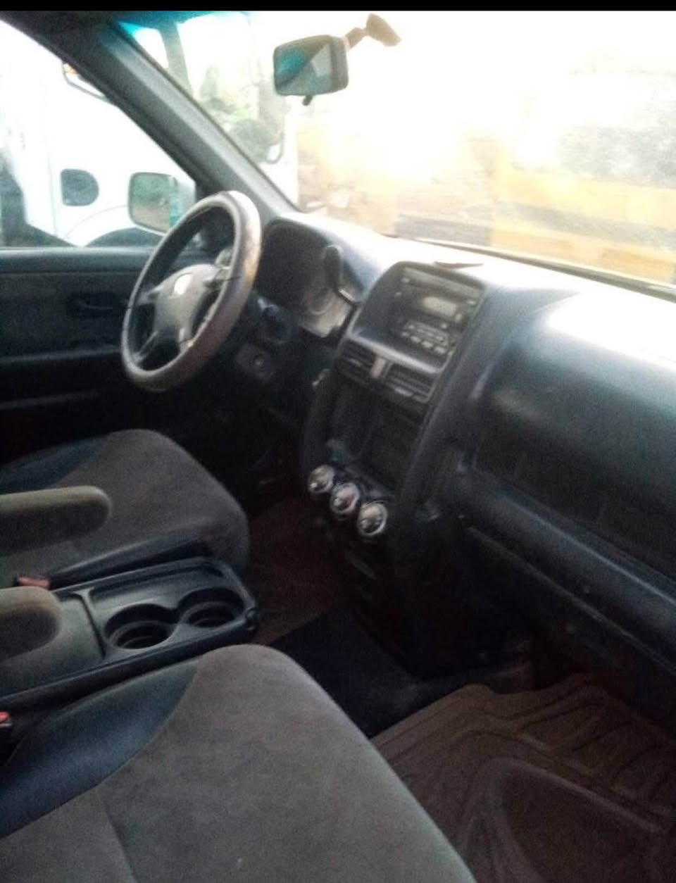 A picture of Honda CR V 2003 Neat
