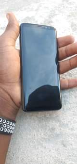 A picture of Samsung S8 64gb ram4 bei 190 000