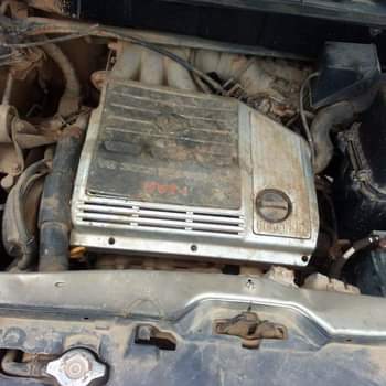 A picture of Lexus 300 engine and gear ok location Pedro road bariga