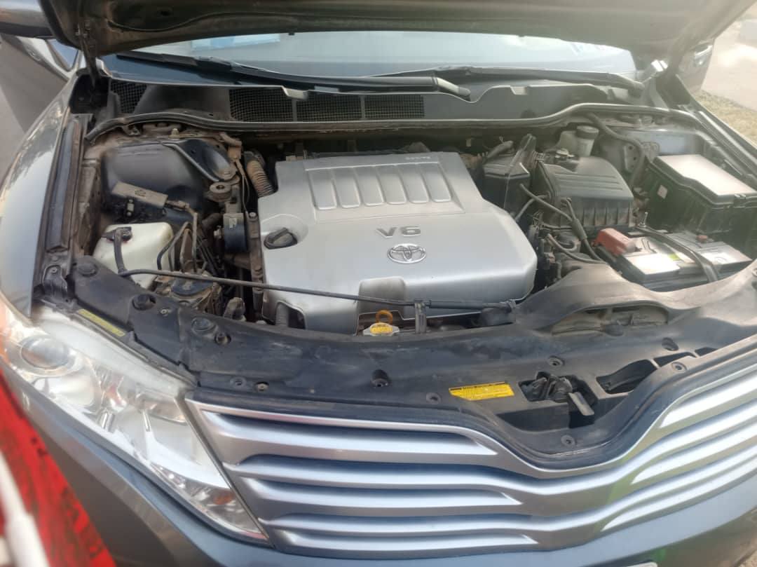A picture of Extremely clean Belgium standard 2012 Toyota Venza full option V6