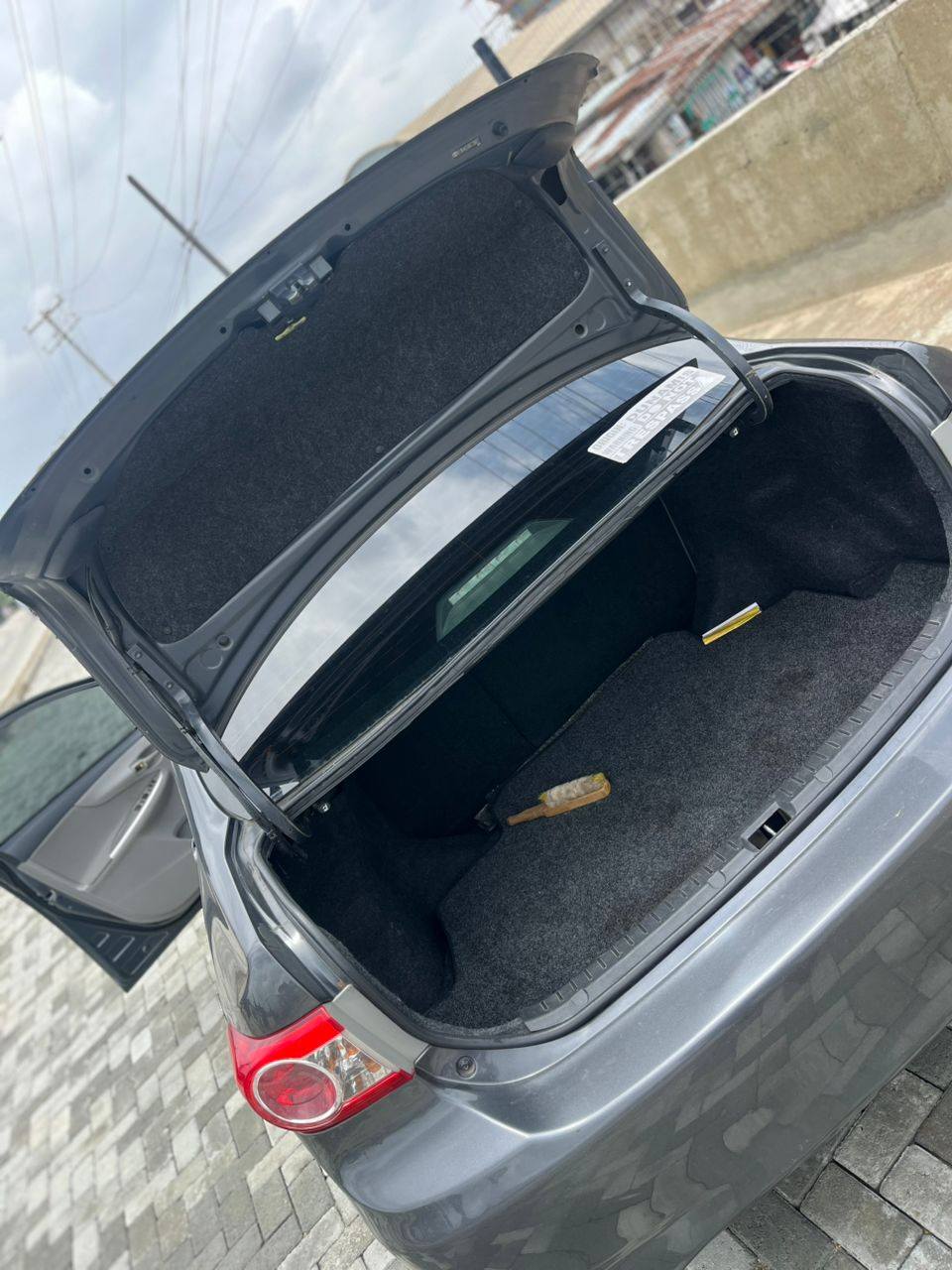 A picture of Toyota Corolla 011