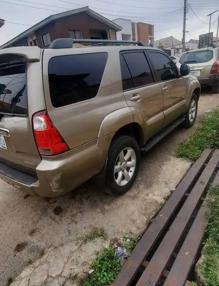 A picture of 08 Toyota 4runner