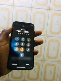 A picture of Iphone XS