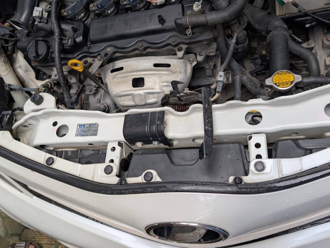 A picture of Vitz 2011 model pearl white