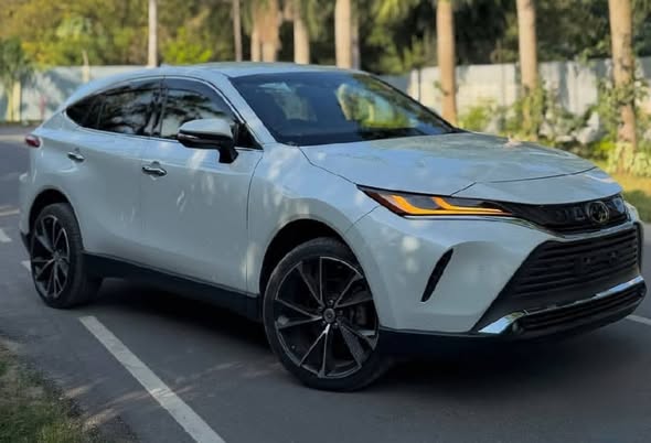 A picture of TOYOTA HARRIER Z PACKAGE