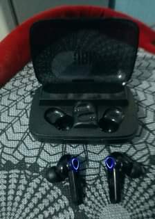 A picture of Jbl earbuds tws 5.3