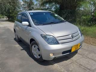 A picture of TOYOTA IST