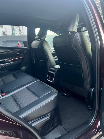 A picture of Toyota harrier 2016 premium package with Sunroof for sale