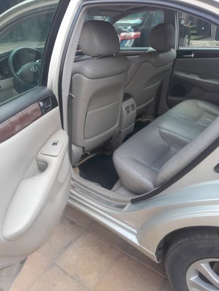A picture of Lexus es330