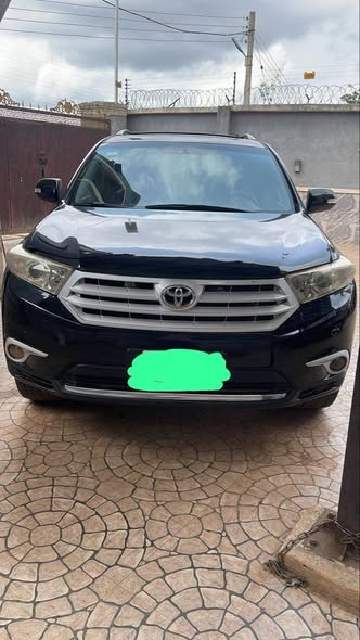 A picture of 2010 Toyota Highlander upgraded to 2012