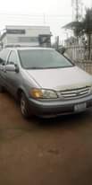 A picture of 2002 Toyota Sienna
