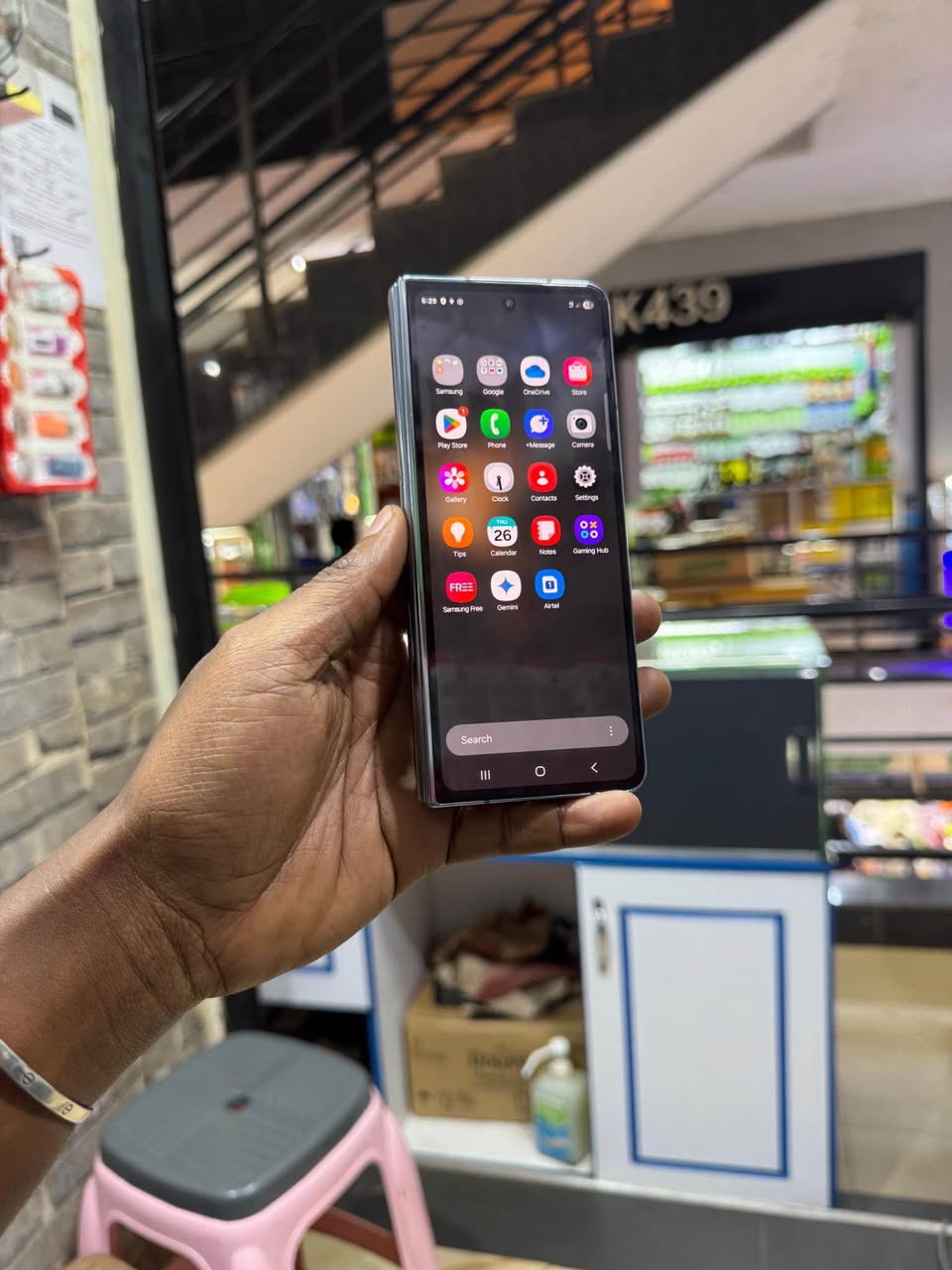 A picture of Samsung flip 4