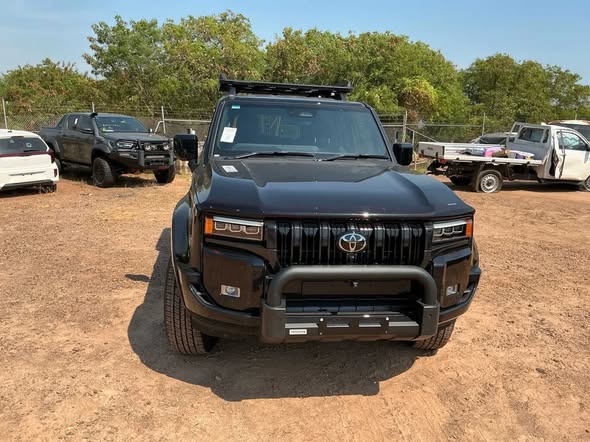 A picture of DAMAGED TOYOTA LAND CRUISER PRADO READY TO BE IMPORTED UGX