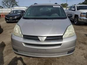 A picture of Tokunbo vehicle Toyota sienna 2008 If you are interested call