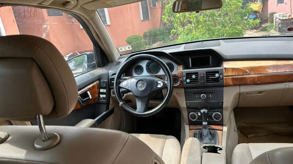 A picture of GLK 350 Mercedes Benz