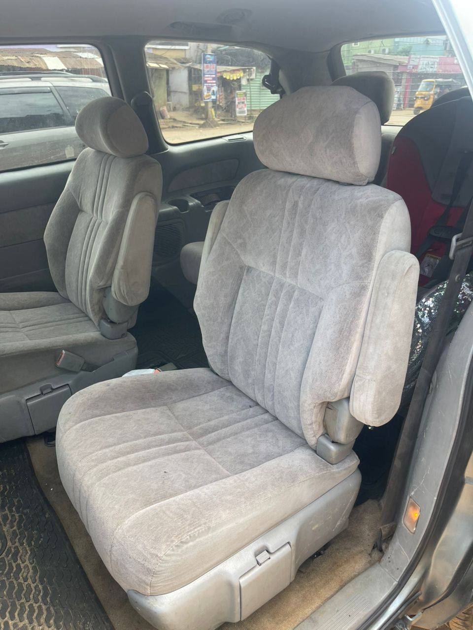 A picture of Toyota Sienna working perfectly going for just 3 2m 0816