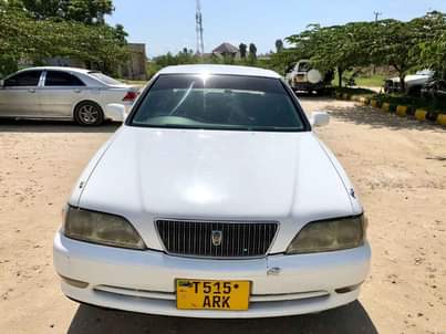 A picture of TOYOTA CRESTA