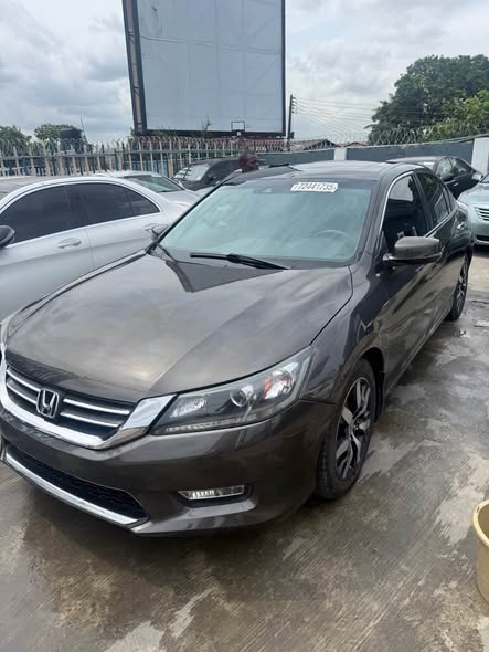 A picture of Foreign use 2015 Honda accord full option