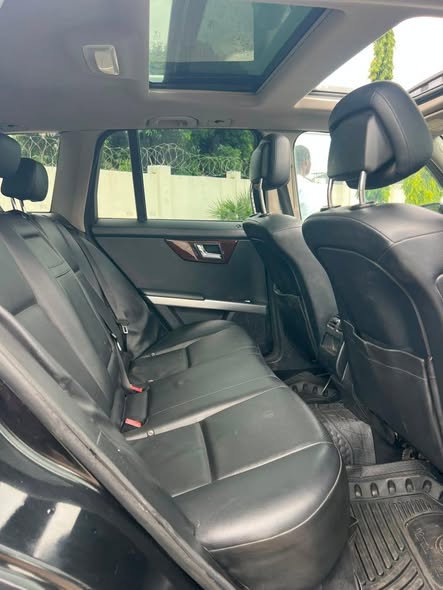 A picture of DISTRESS SALE CLEAN USED 2012 MERCEDES BENZ GLK350