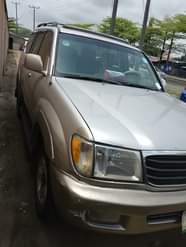 A picture of Toyota land cruiser Price 3.4m Location Amuwo odofin Lagos 09030746449